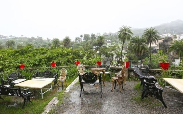 Hotel Kaka Inn Mount Abu