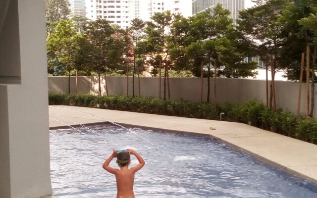 Robertson Suites Z