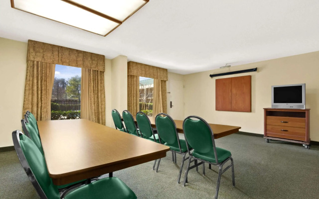 Howard Johnson Greensboro