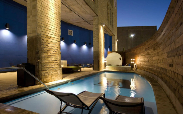 Aloft Dallas Downtown