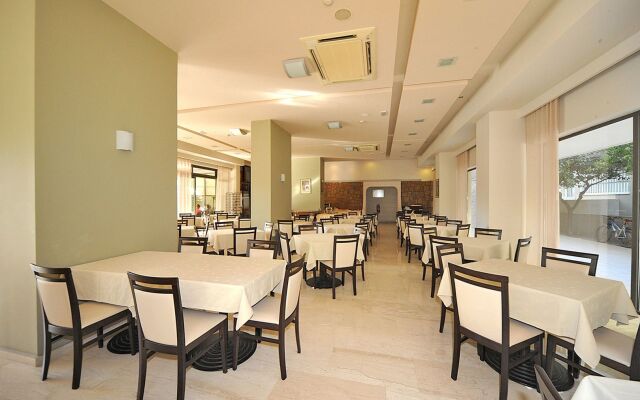 Saint Constantin Hotel