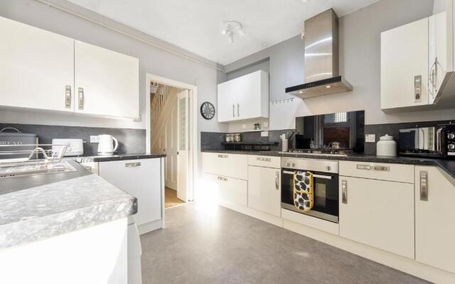 Family Friendly 3Br House W Garden Bbq