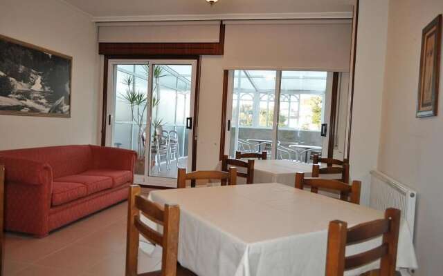 Albergue O Cruceiro - Hostel