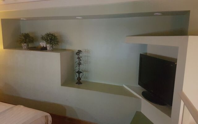 Uman Hotel (Motel)