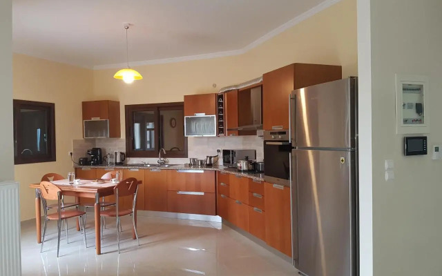 Dimitris Villa
