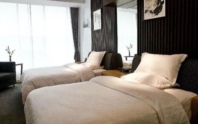 Golden Charm Boutique Hotel