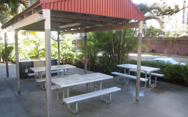 Trickett Gardens Holiday Inn