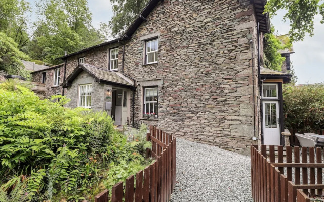 Eller Close House