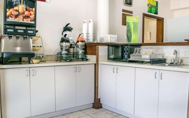 Quality Inn & Suites Brooks Louisville South