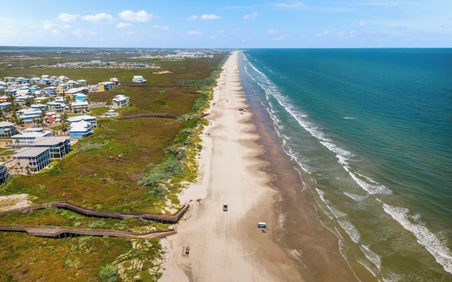 Dauphin Beach House 3 Bedroom & Pool