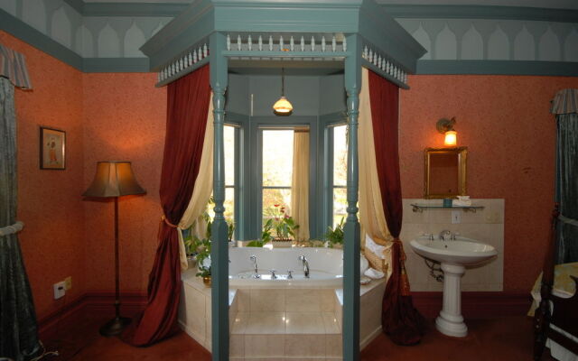 Humboldt House Bed & Breakfast