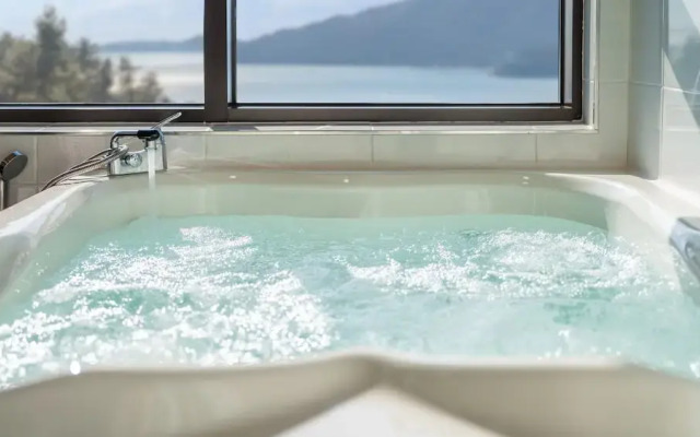Geoje Marine Castle Spa Pension