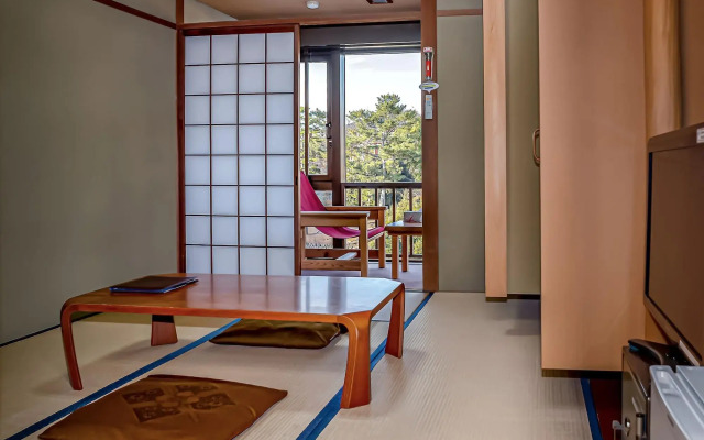 NARA Visitor Center & Inn