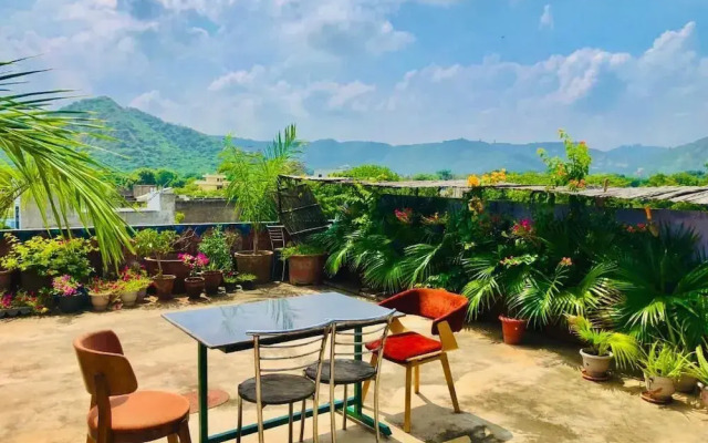 Bhoora House