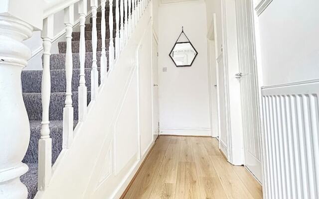 3 Bedroom House Near Liverpool Football Stadium