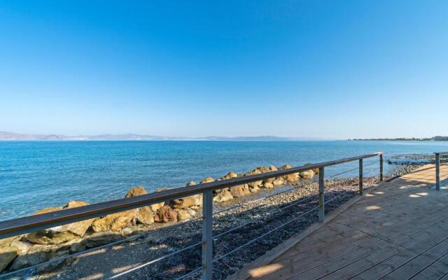 Seaside Private Beach Villa 3BR w 3,5 BA