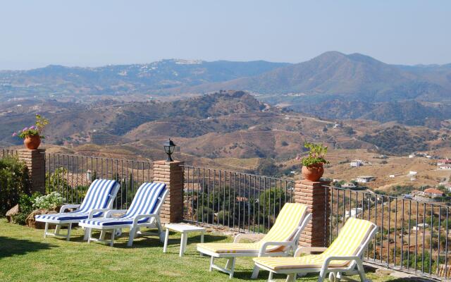 Detached house in mountain setting with great views in Mijas