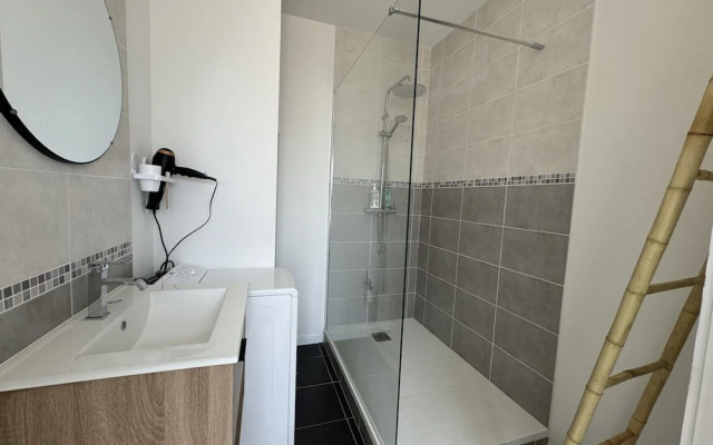 House in Le Mans With Private Courtyard