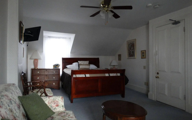 Hochelaga Inn