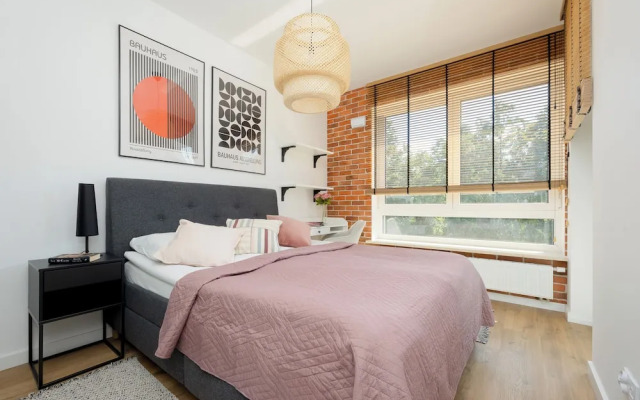 Bright Apartment With Parking by Renters