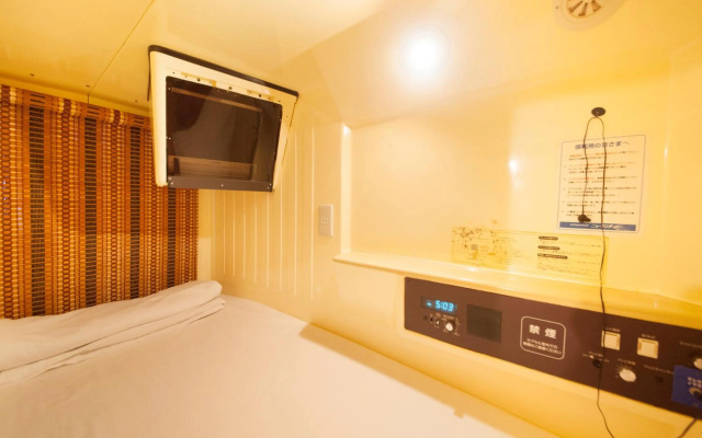 UENO STATION HOSTEL ORIENTAL 2 - Cater to Men – Guest Rooms – Tokyo