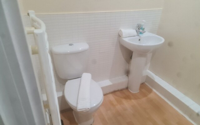 Remarkable 1-bed Apartment in Romford