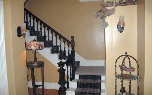 Morrill Mansion Bed & Breakfast