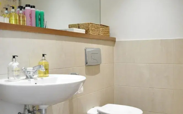 Fantastic Stylish 2 Bed Next to Borough Station