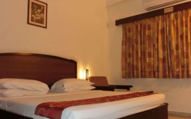 Hotel Thulashi Park