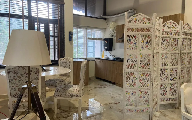 Luxsugero Penthouse Kaichidham