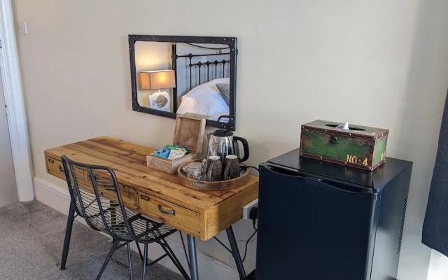 Oaklands Guest House