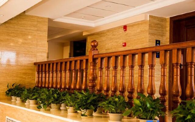 Kaiyang Tianping Hotel (High-speed Railway Station Jinhu Center)