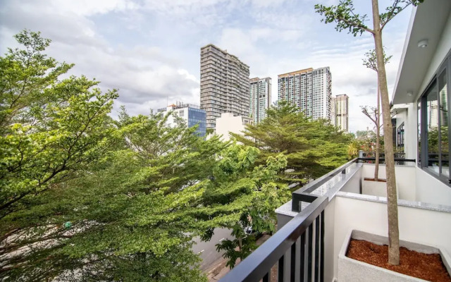 Bin Bin Hotel 12 - Near SaLa Residence