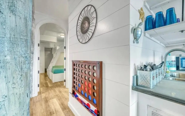 Green Reef #6- Beachfront Bliss