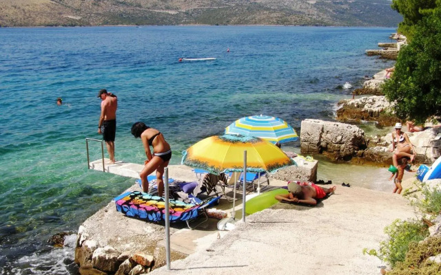 Apartments by the sea Seget Vranjica, Trogir - 7509