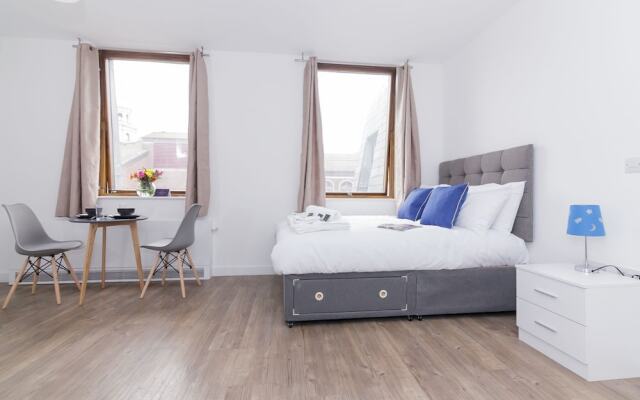 Central and Modern Studio in lively Liverpool