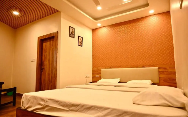 OYO 17284 Hotel Vrindavan Palace
