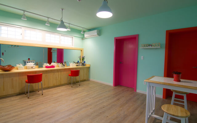 Sum Guest House Jeju Airport - Hostel