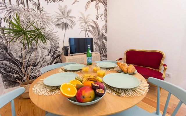 Charming Apartment in Private Condominium at Graça