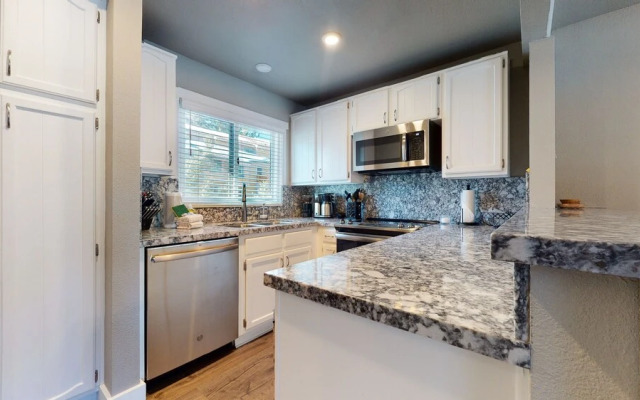 Mammoth Creek 13 1 Br Condo by RedAwning