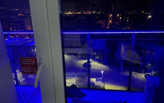 Antonio Apartments With Balcony Mountain View