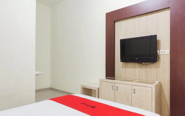 RedDoorz near Islamic Center Jambi