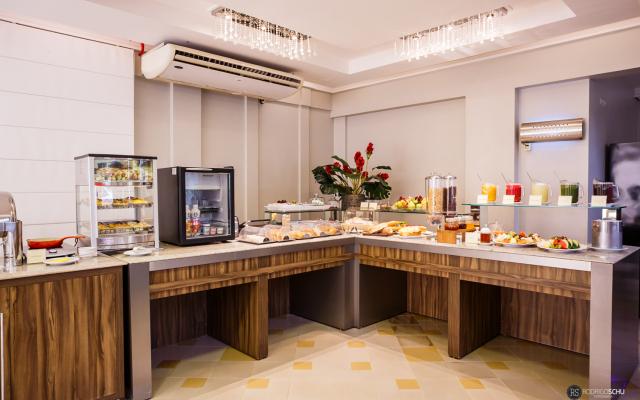 Tonello Business Hotel