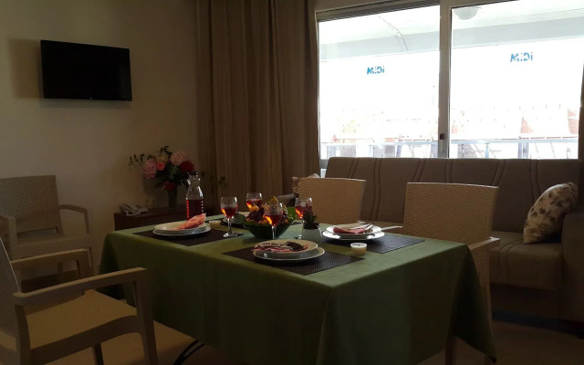 Midi Suites & Hotels