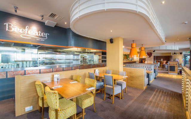 Premier Inn Swansea Waterfront