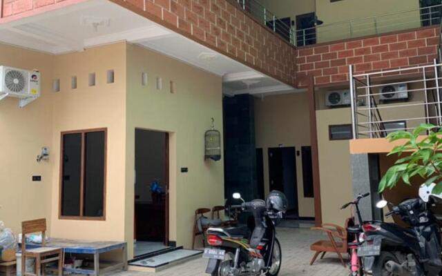 RedDoorz Syariah near Kawasan Simpang Lima Pati
