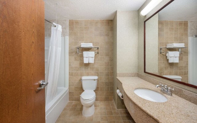 Quality Inn And Suites Fishkill South Near I-84