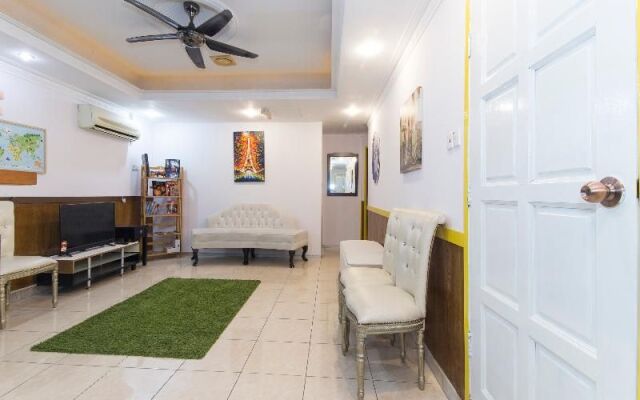 OYO 587 The Dream Hotel