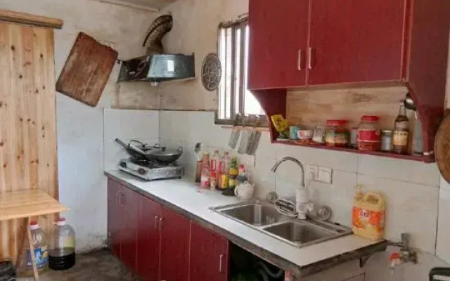 Xiuning wood pear hong home stay in the cloud