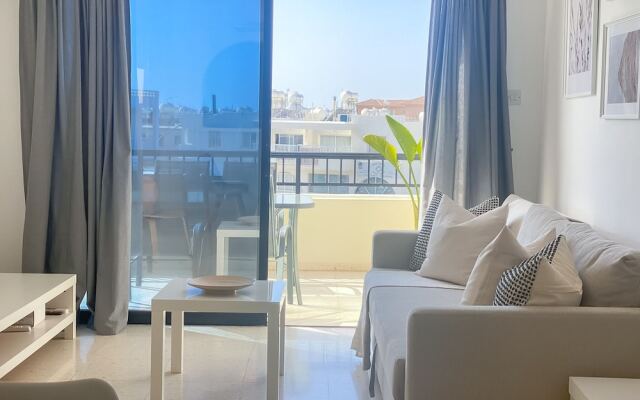 Phaedrus Living Byzantium Modern City Flat